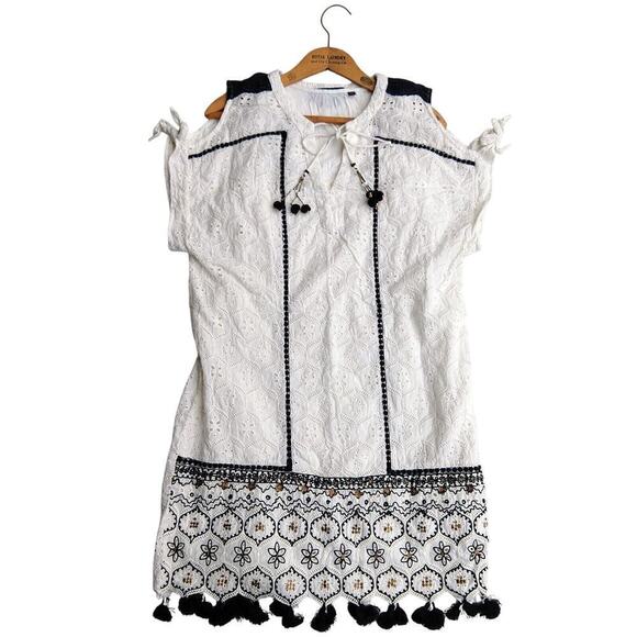 Hemant & Nandita Aditya Eyelet Lace Dress Size XS White Tunic Tassels Boho - Picture 3 of 9